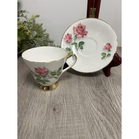 Vintage Bone China Porcelain Teacup & Saucer Pink Roses Old Royal England - Picture 1 of 6